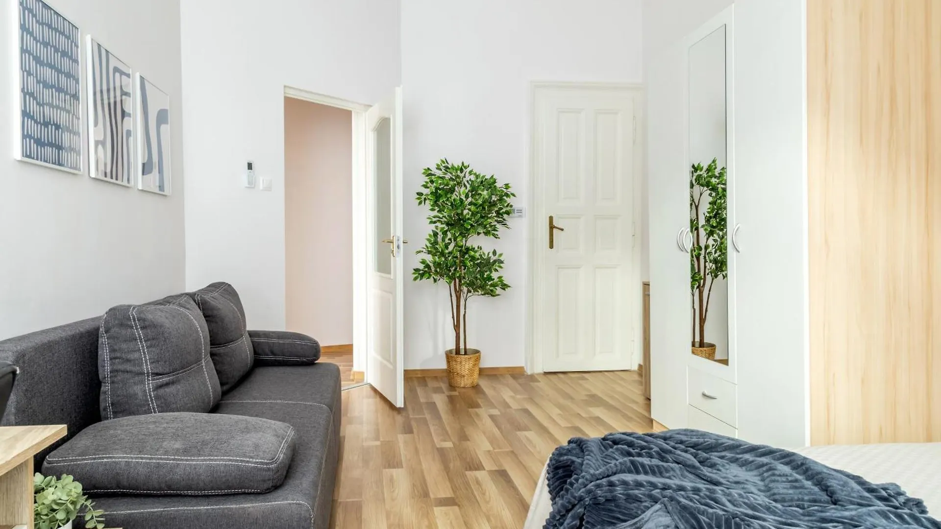 Urban Lights Apartment In Downtown Budapest Hungary