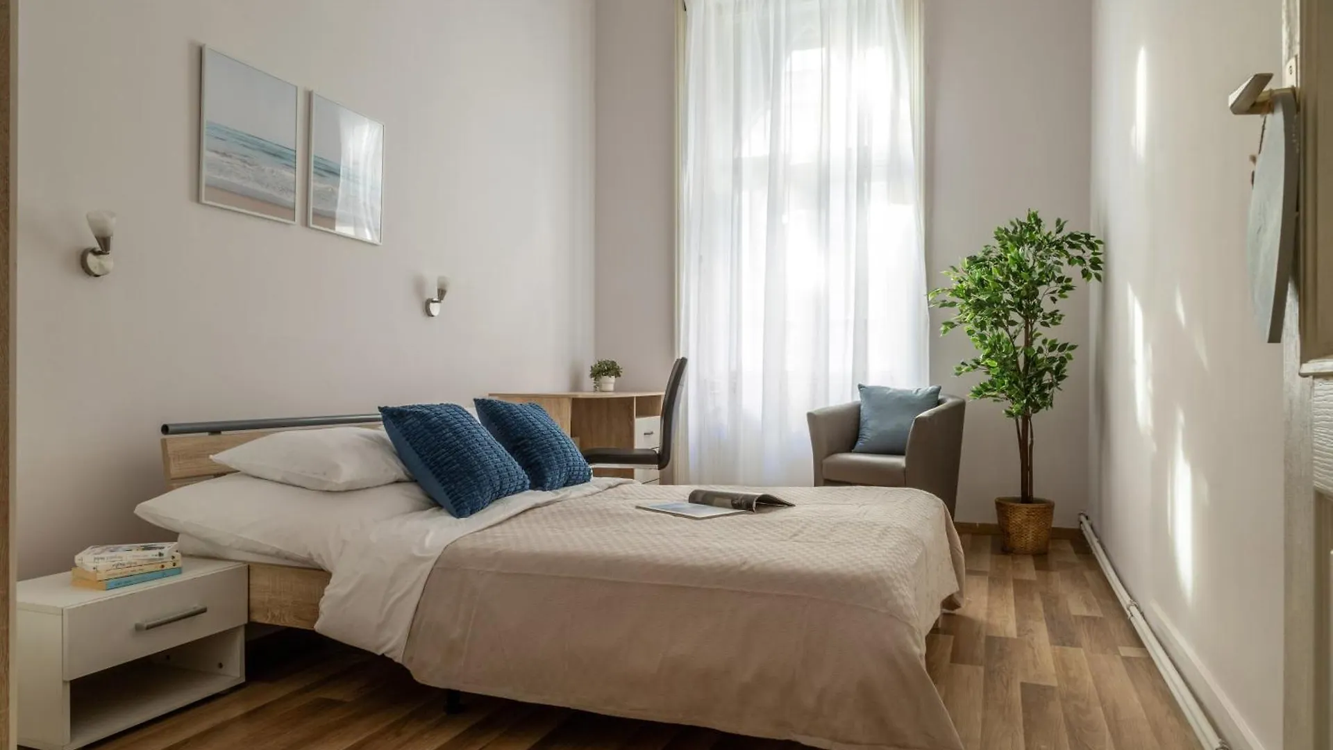 Urban Lights Apartment In Downtown Budapest Hungary